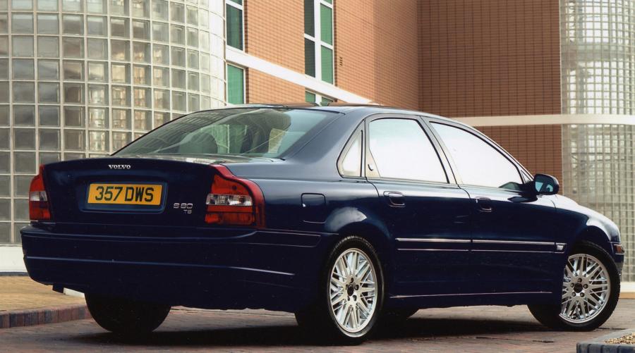  Volvo S80 Executive 2000 года  (фото 2 из 2)